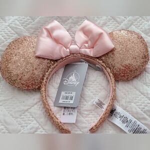 Minnie Mouse ears